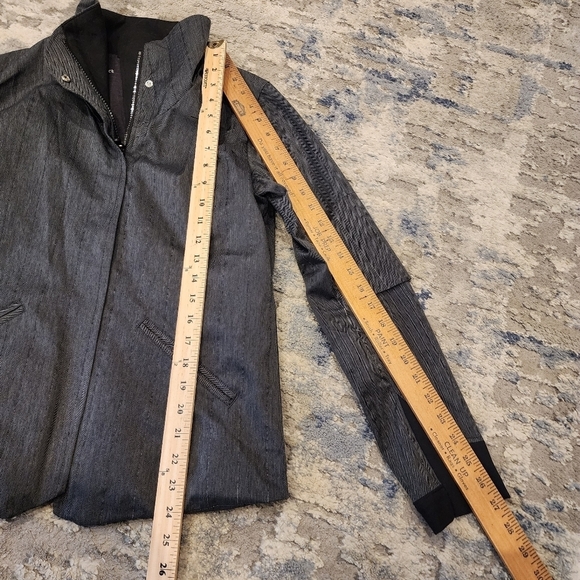 Brooks PureProject Shelter Womens Jacket Grey Herringbone. small. Reflective - Picture 16 of 16